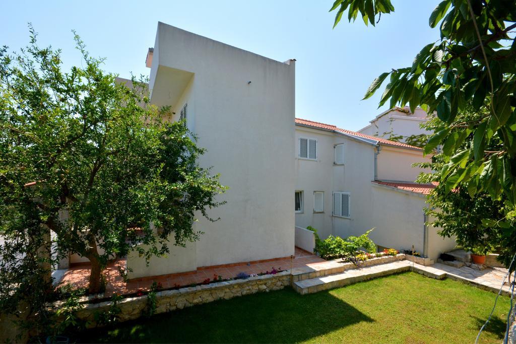 Apartment Joe Light Podstrana Bilik gambar