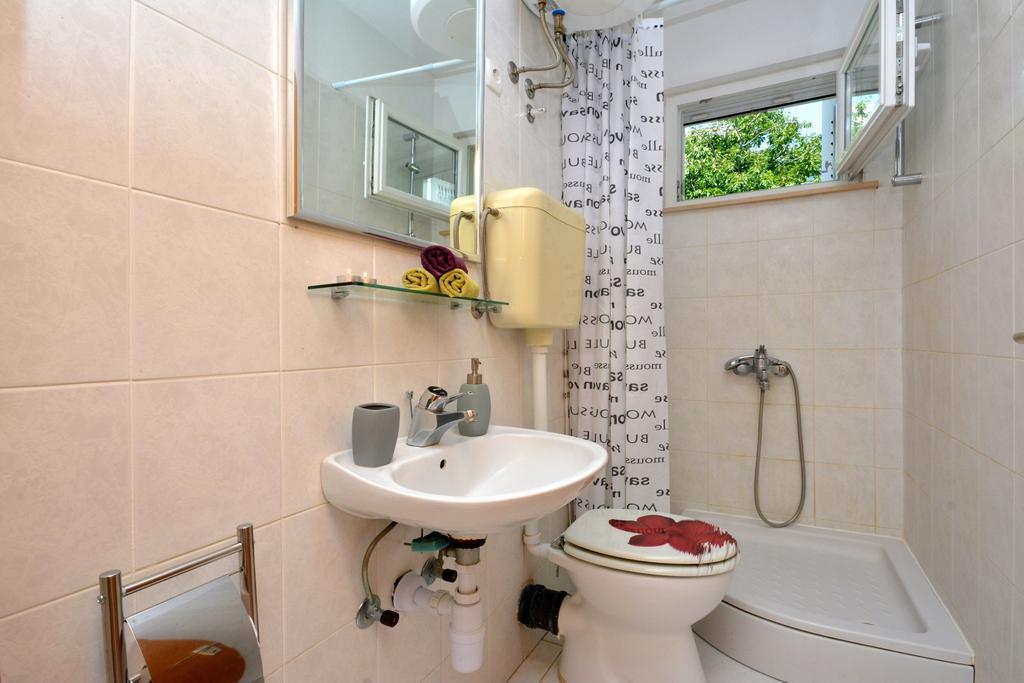 Apartment Joe Light Podstrana Bilik gambar